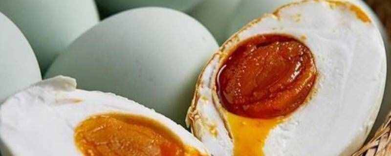 为什么咸鸭蛋的蛋黄会出油