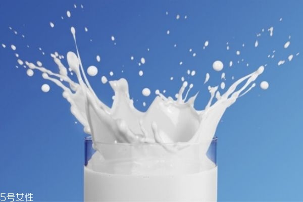 纯牛奶面膜的做法 牛奶面膜适合肌肤