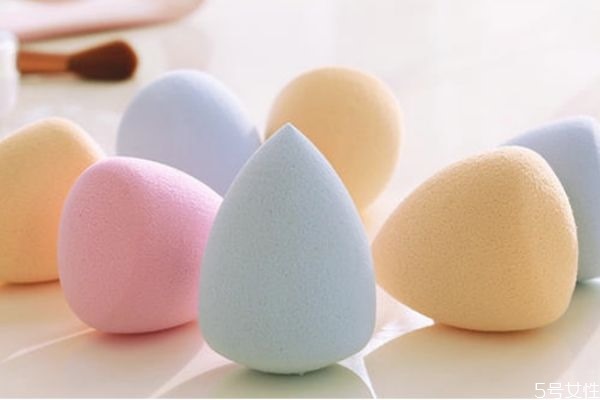 美妆蛋和气垫粉扑有什么区别 美妆蛋跟气垫粉扑的区别