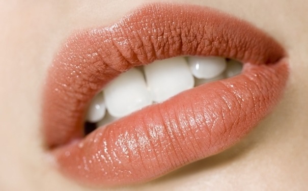 冬季哪些习惯会伤害嘴唇？冬季应该怎样保护嘴唇？[图]
