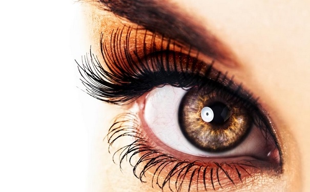 开眼角对眼睛伤害大吗？开眼角对视力有影响吗？(1)