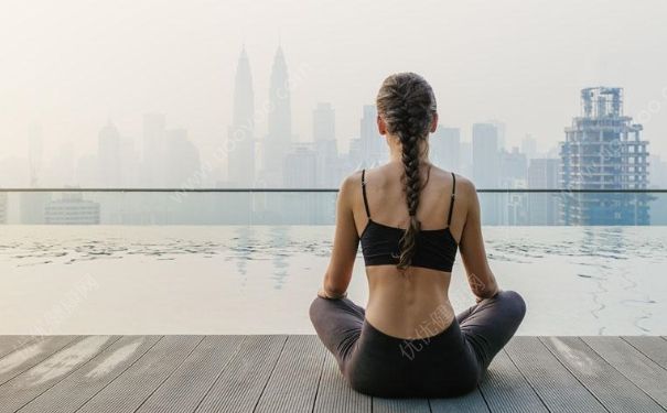 久坐如何利用呼吸法减肥？瑜伽中的呼吸法是怎么回事？[
