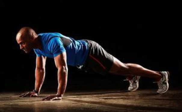 俯卧撑怎么做锻炼效果最好？俯卧撑的正确做法是怎样的