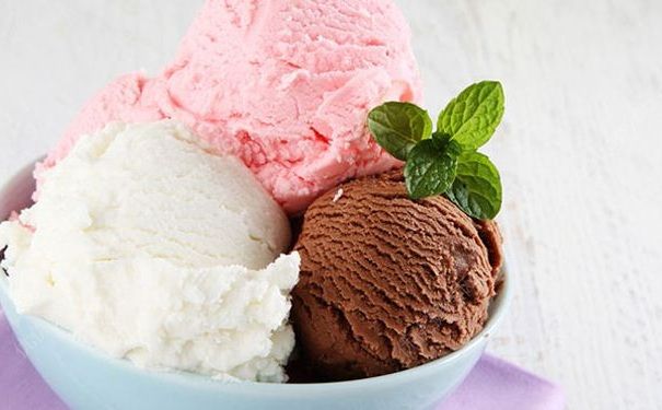 夏天怎样正确吃冰淇淋？夏天怎样食用冰淇淋较好？(2)