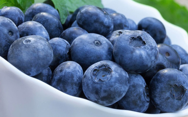 蓝莓的皮能吃吗？吃蓝莓要剥皮吗？[多图]