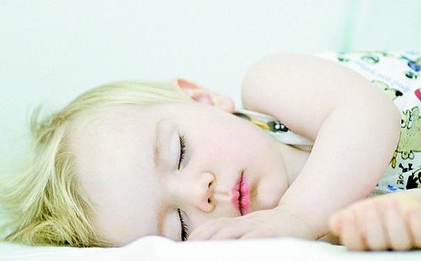 你的年龄睡多久才合适？睡眠不够有哪些危害？(1)