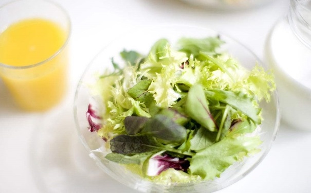 蔬菜沙拉的做法是什么？如何自制美味蔬菜沙拉？(1)
