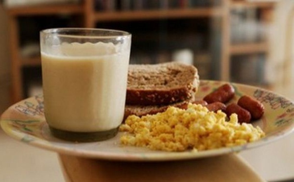男性保健要多吃哪些食物？哪些早餐容易伤害男性健康？[