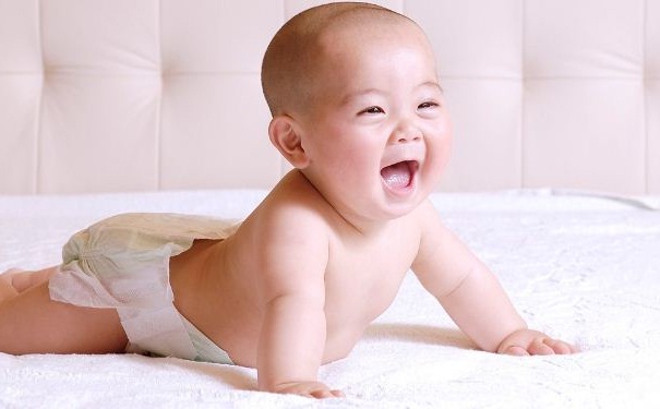 新生儿护肤要注意什么事？新生儿用什么护肤品好？(1)