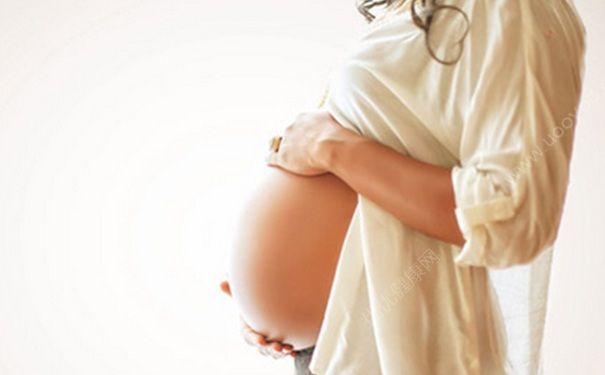 孕期羊水过多有哪些常见的原因？孕期羊水过多需要做什么？[图]