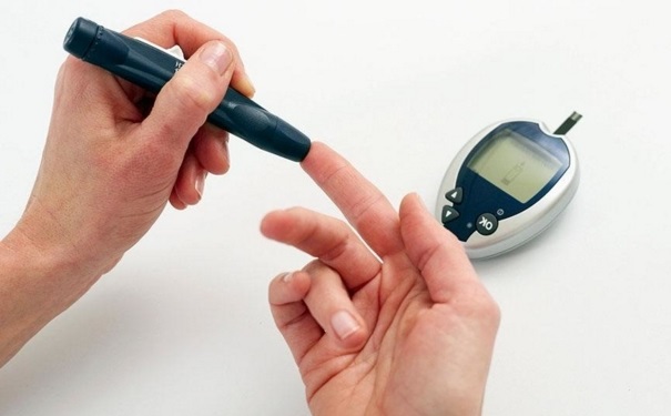 日常如何控制糖尿病病情？糖尿病对健康有哪些危害？(1)