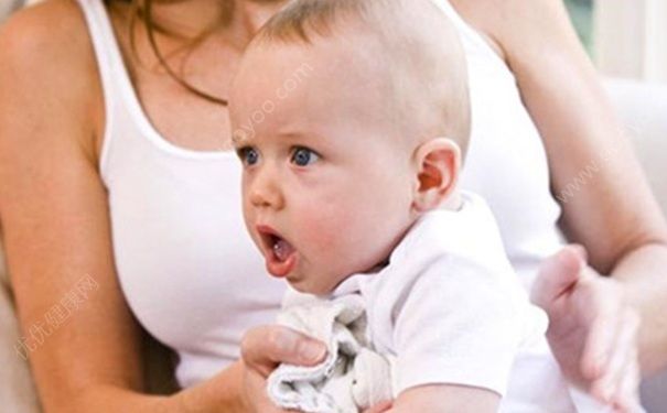 如何防止婴儿吐奶？宝宝吐奶后什么时候可以喂奶？[图]