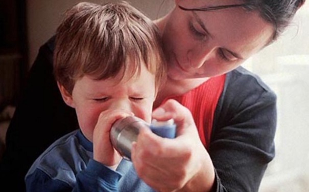 哮喘发作的家庭急救方法有哪