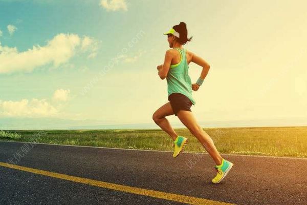 空腹跑步有哪些危害？会刺激肠胃、增加心脏负担(1)