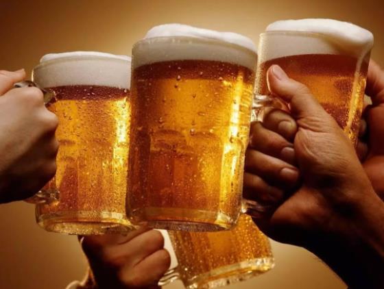 喝啤酒为什么会啤酒肚 二氧化碳气体将胃肠道容量撑