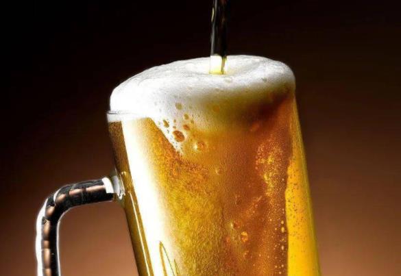 啤酒喝多了对身体有什么害处 损害肠胃伤及脏器腹痛