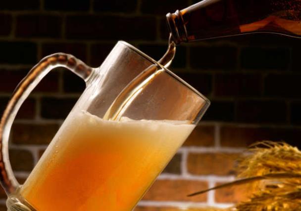 喝啤酒会得癌症吗 乙醛诱导肝细胞发生变性形成肝硬