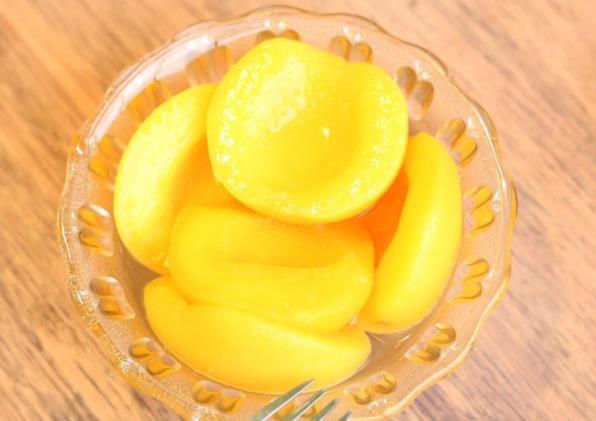 黄桃罐头的功效与作用 润肠通便美白淡斑促进消化吸