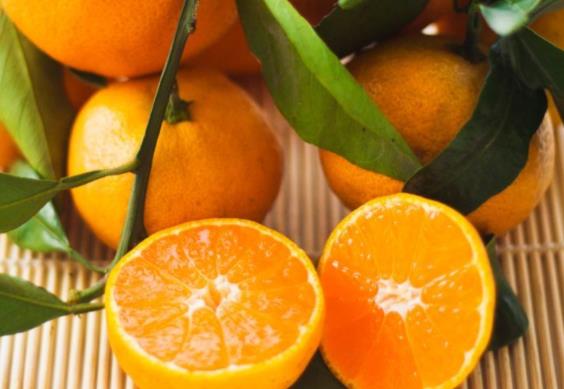 吃橘子可以补充维生素c吗 28mg/110g,美容消除疲劳
