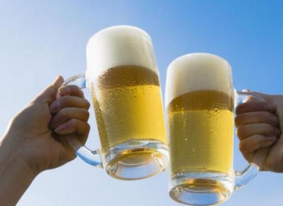 啤酒的功效与作用 利尿解渴护眼减肥助消化