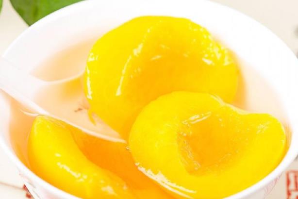 黄桃罐头吃了会长胖吗 糖分热量高,过量造成体内脂肪