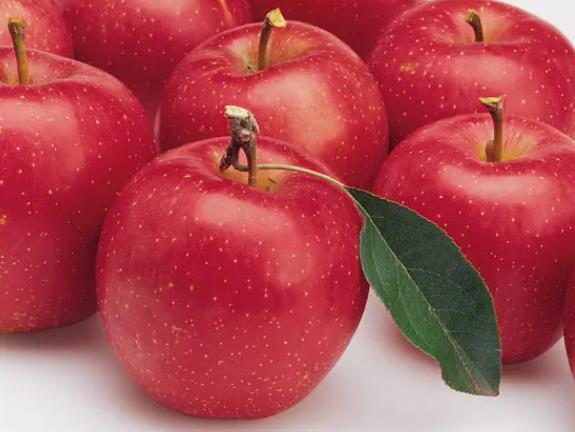 吃苹果的好处与功效 减肥抗