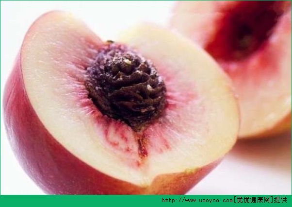 桃子肉变黑是什么原因？桃子肉发黑还能吃吗？(1)