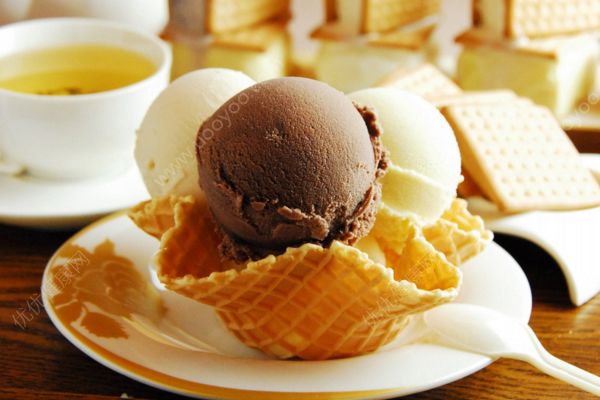 吃冰淇淋会推迟月经吗？吃雪糕