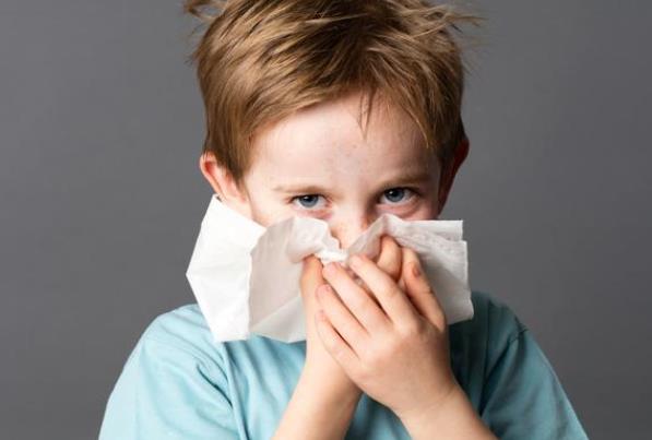 过敏性鼻炎的症状有哪些 打喷嚏流鼻涕鼻塞充血