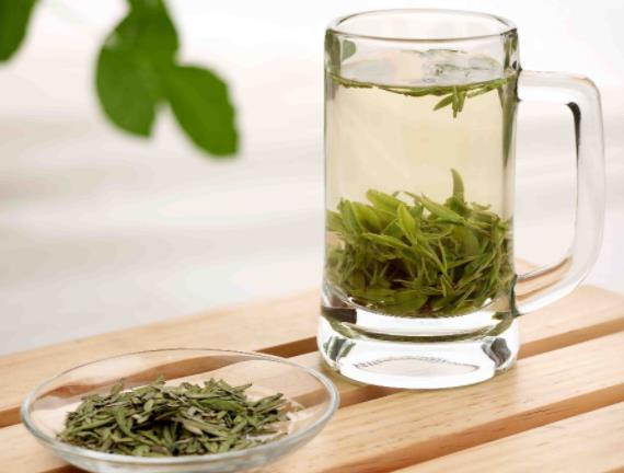 喝绿茶有什么功效 延缓衰老,抑制心血管疾病,提神,利