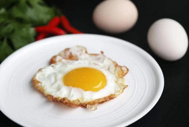 减脂可以吃荷包蛋吗？早晨吃荷包蛋的好处有哪些？