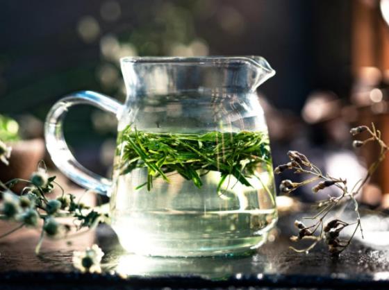 绿茶可以长期喝吗 注意适量,过量喝腹泻,皮肤老化等