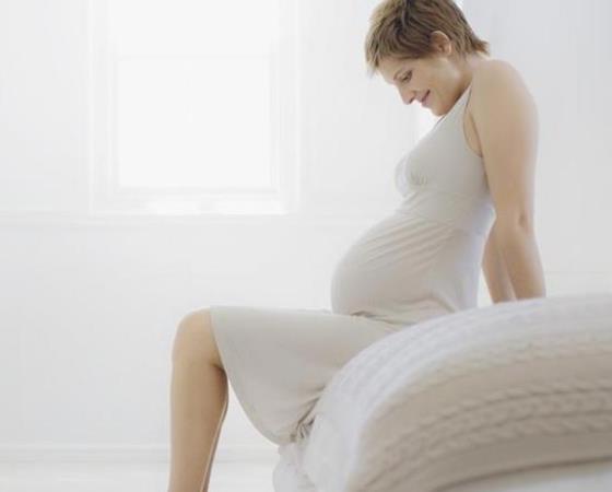 怀孕几天能测出来 1~2周早上空腹晨尿早孕试纸验孕