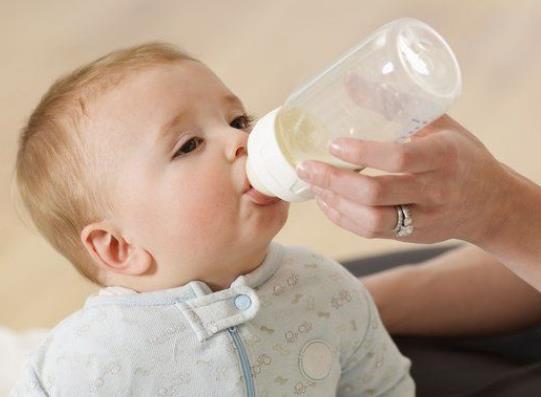 一岁宝宝一天喝几顿奶粉 400