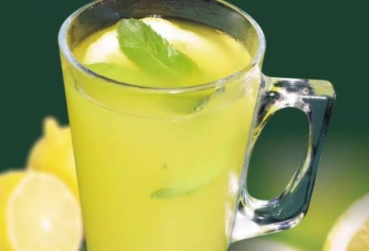 喝柠檬水可以降血糖吗 无明显效果,需严格控制饮食