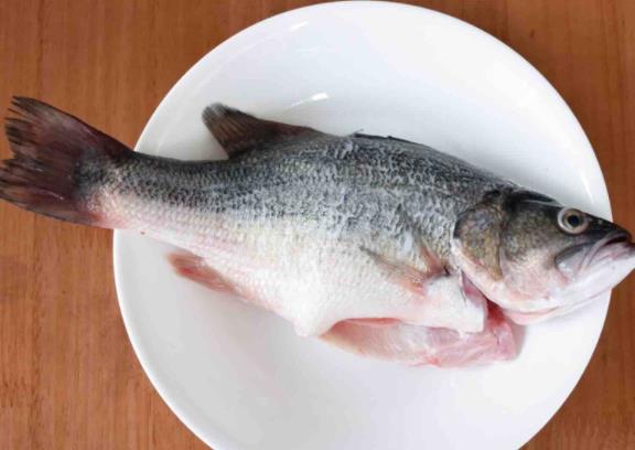 吃鲈鱼可以下奶吗 低脂低胆固醇食物,催乳补充营养