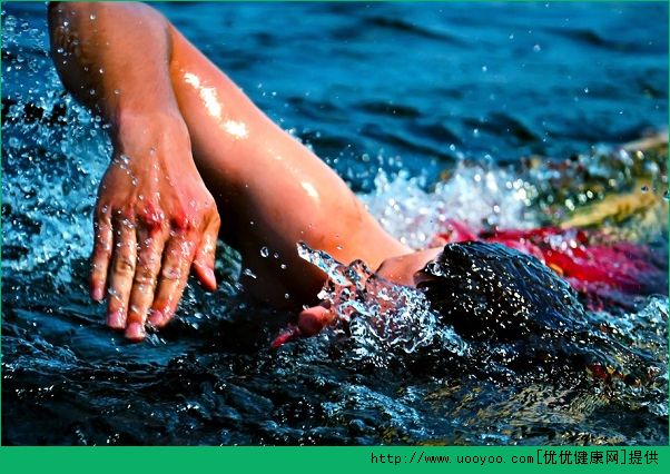 游泳能练出腹肌吗？游泳能练肌肉吗？(4)
