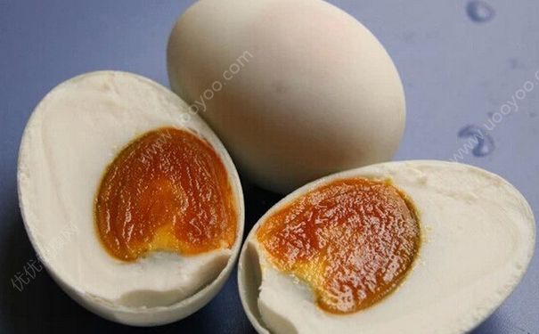 咸鸭蛋有臭味能吃吗？咸鸭蛋臭了还能吃吗？(4)