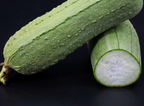 吃丝瓜可以美容吗 维生素C粘液蛋白促进皮肤细胞再生