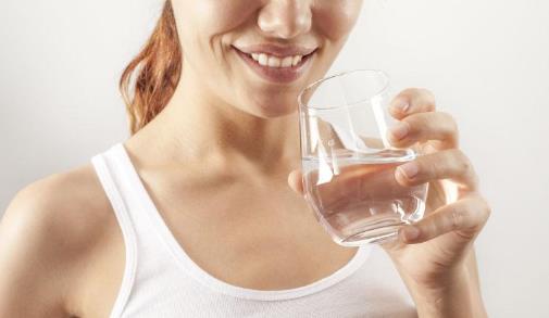 多喝水有利于减肥吗？喝水减肥