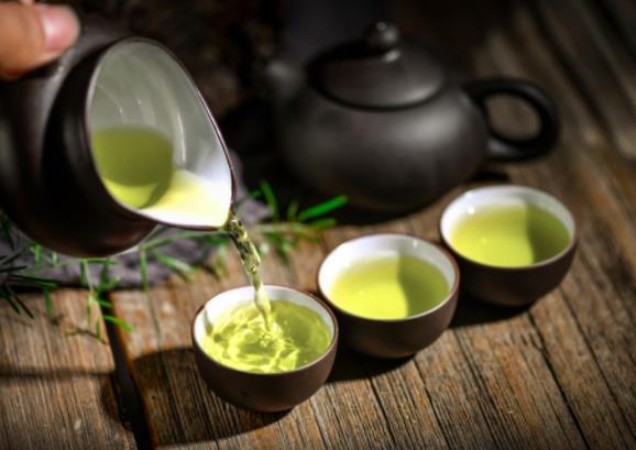 绿茶有没有降火的功效 每次喝绿茶放多少量好一些