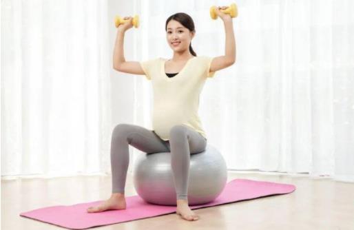 孕妇瑜伽球怎么用？孕妇瑜伽球有哪些好处？