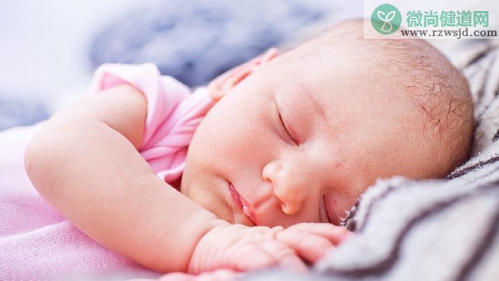 宝宝经常吐奶原因是什么？婴儿经常吐奶怎么办？