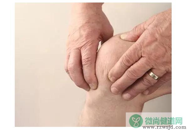 老人总膝盖疼应该怎么办？老人耳背是什么原因？