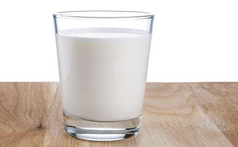 牛奶营养成分多七类人不宜喝牛奶