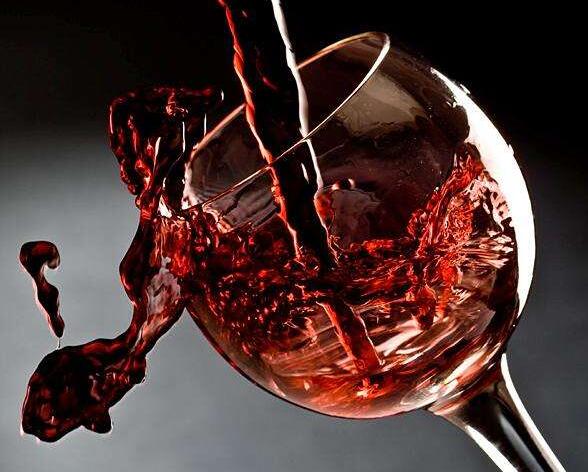 引发头疼的6类食物 红酒含诱发头痛的化学物质