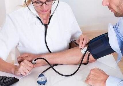 老年高血压患者维持健康 五