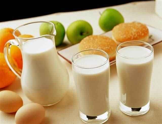 牛奶选购指南：哪种奶制品最有