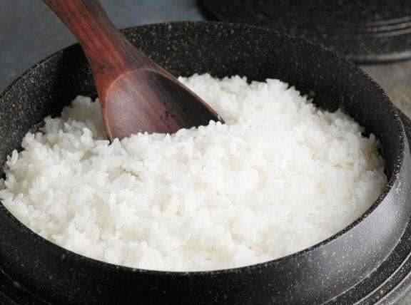 如何蒸米饭不粘锅的方法