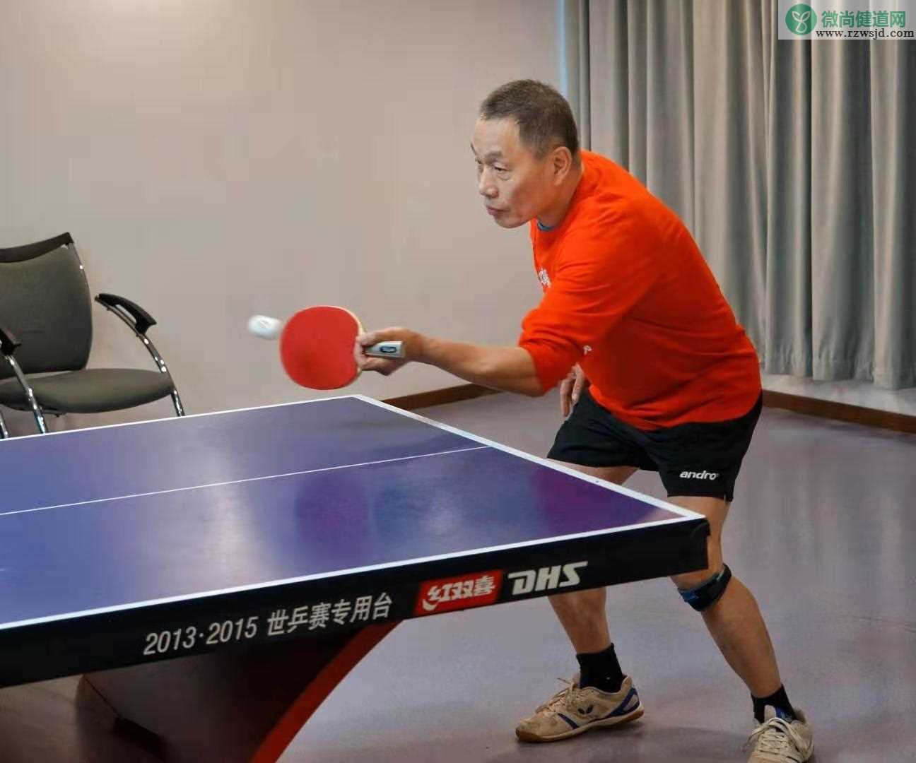 六十岁以上的人适不适合打乒乓球？